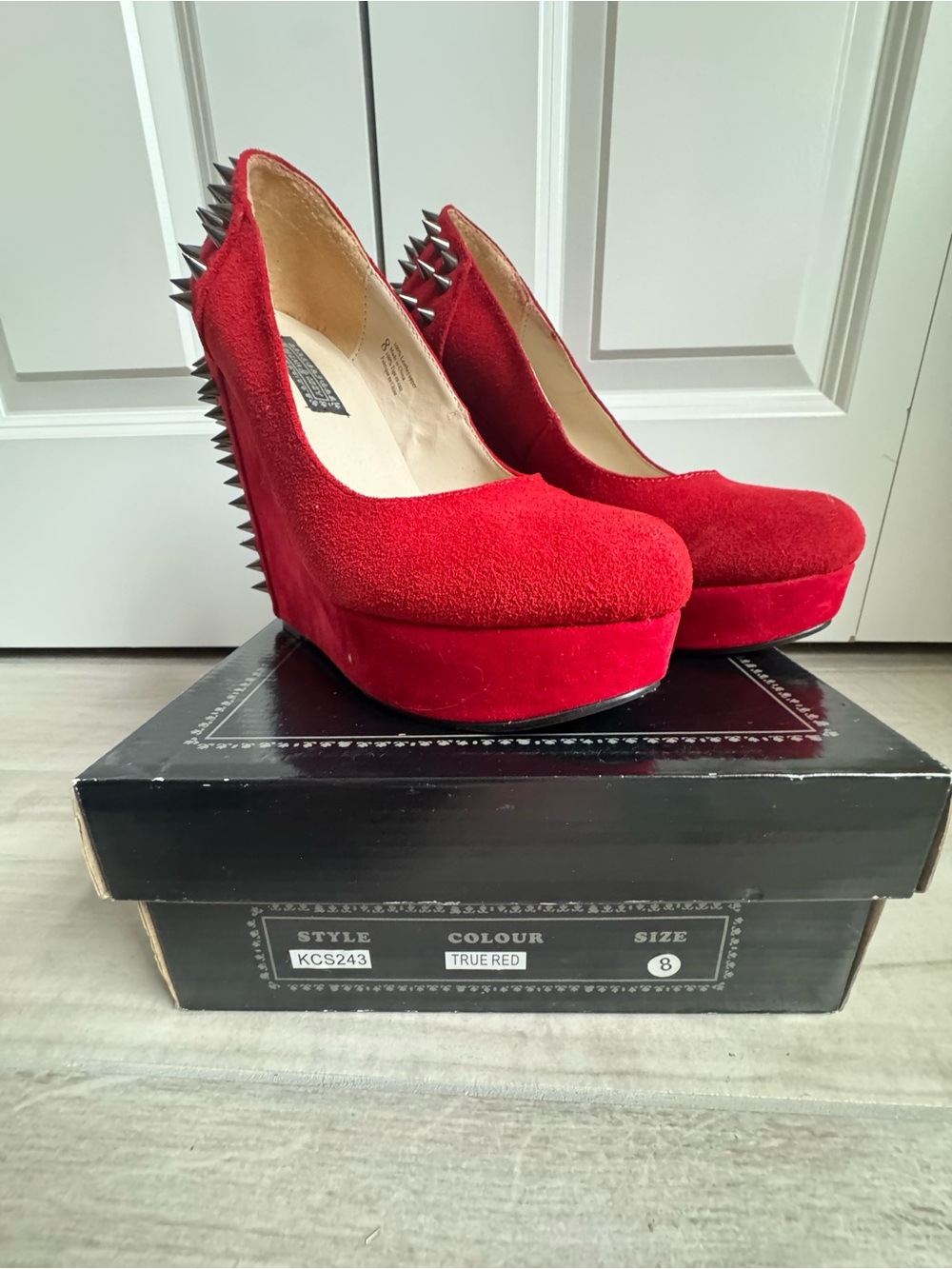 Deena & Ozzy Red Spiked Platform Wedge Heels Size 8